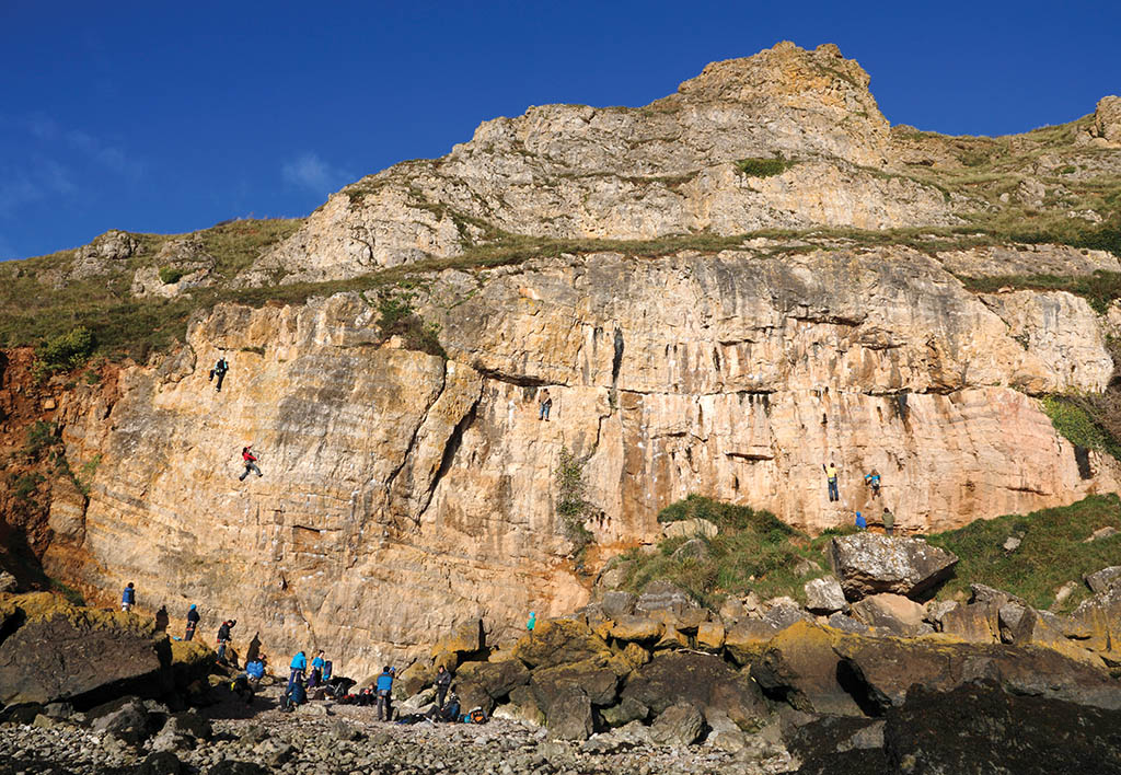 A busy winter’s day at Boulder Cove, Brean Down. Photo: © David Simmonite